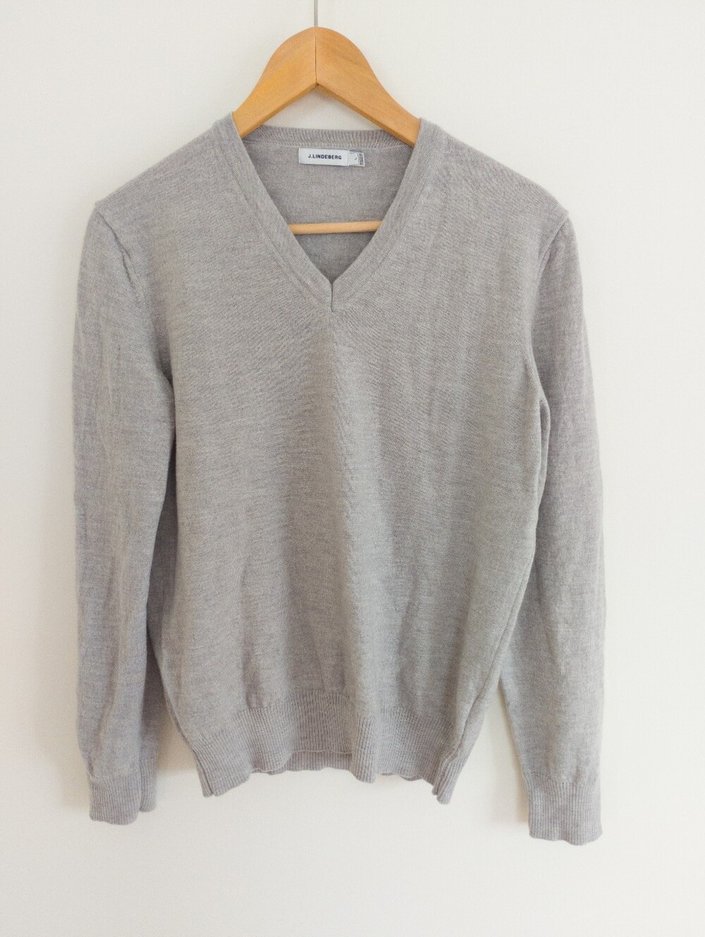 J. Lindeberg Lymann Grey Merino Wool V-Neck Sweater Men’s Size Large